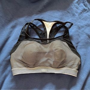 Victoria’s Secret VSX Sports Bra Underwire High Impact Active Black White 32C